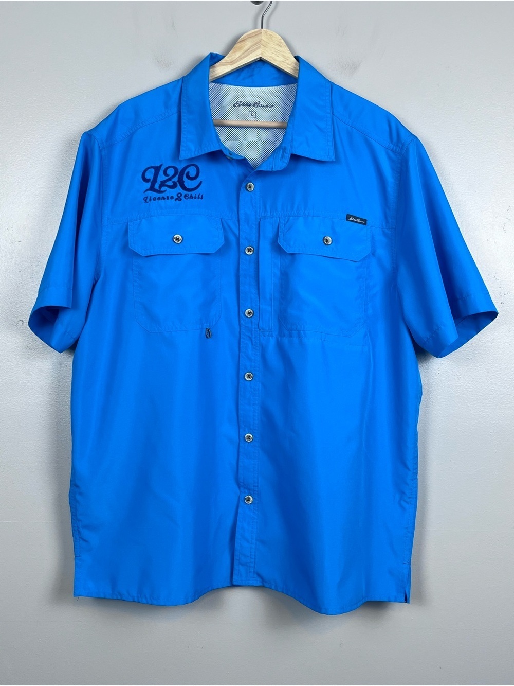 Eddie Bauer Men's Embroidered License 2 Chill Logo Vented Fishing Shirt Size L